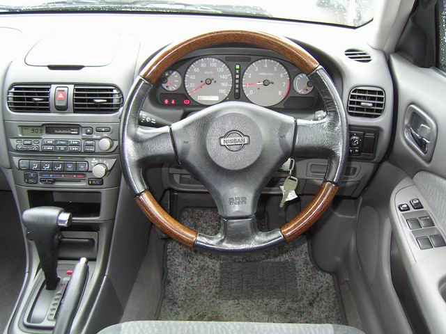 2000 Nissan Sunny Pictures