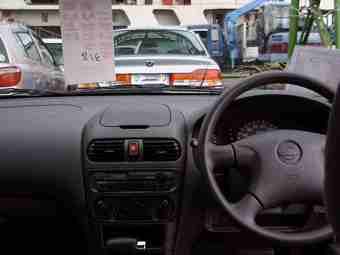 2000 Nissan Sunny Images