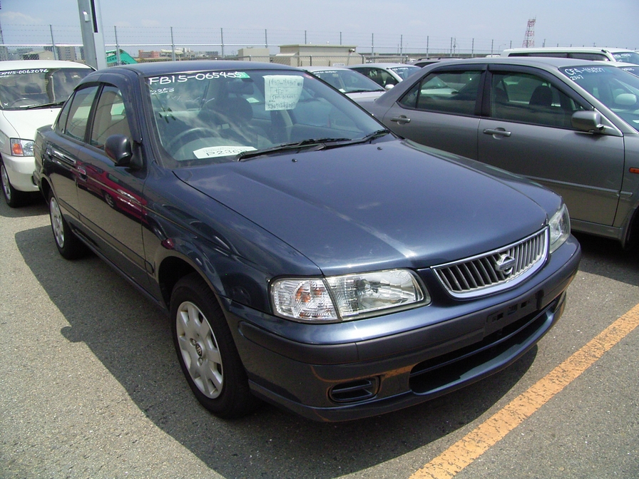 2000 Nissan Sunny Photos