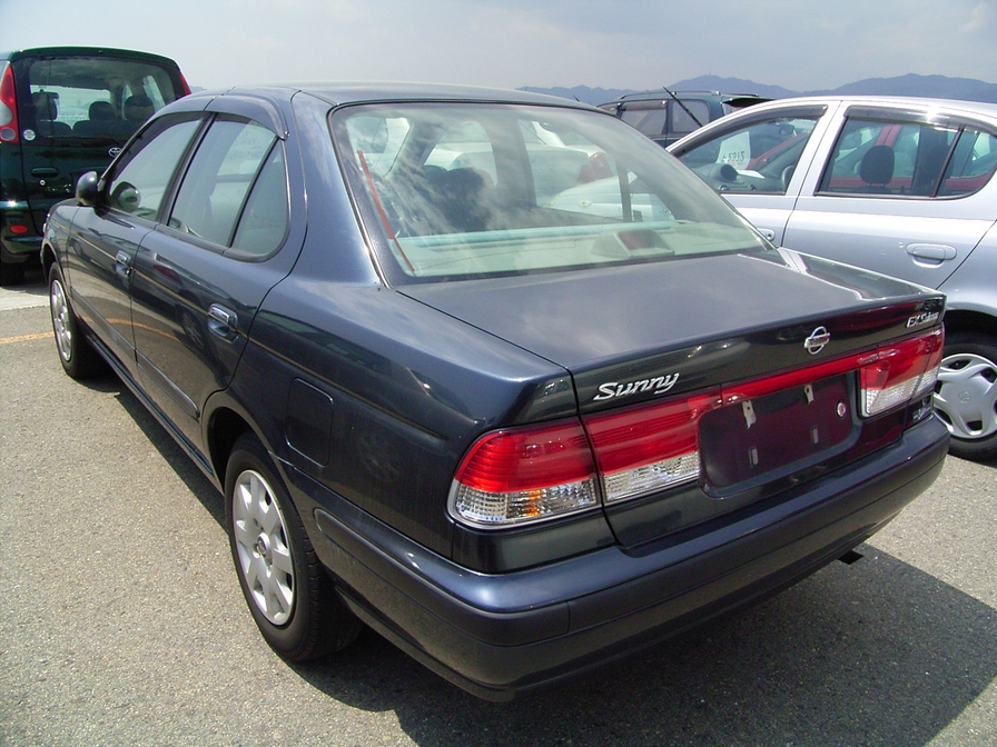 2000 Nissan Sunny Pictures