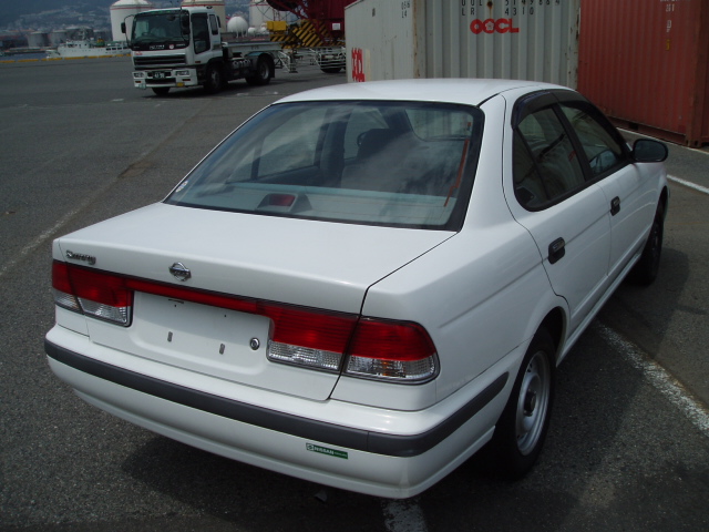 2000 Nissan Sunny Photos