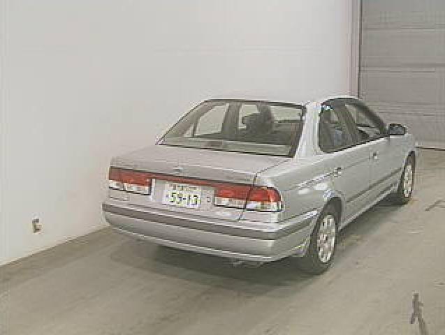 2000 Nissan Sunny Photos