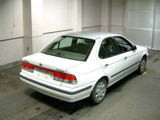 2000 Nissan Sunny Images