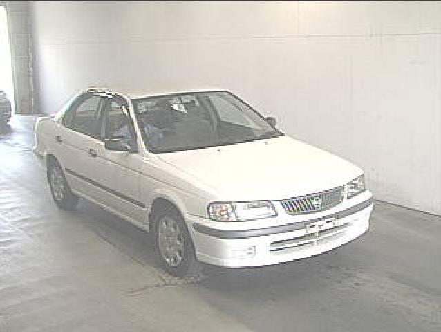 2000 Nissan Sunny Photos