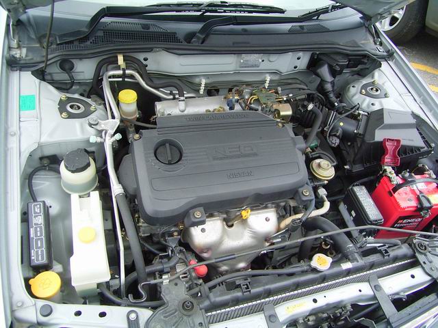 2000 Nissan Sunny Wallpapers