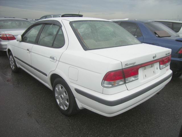 2000 Nissan Sunny Pictures