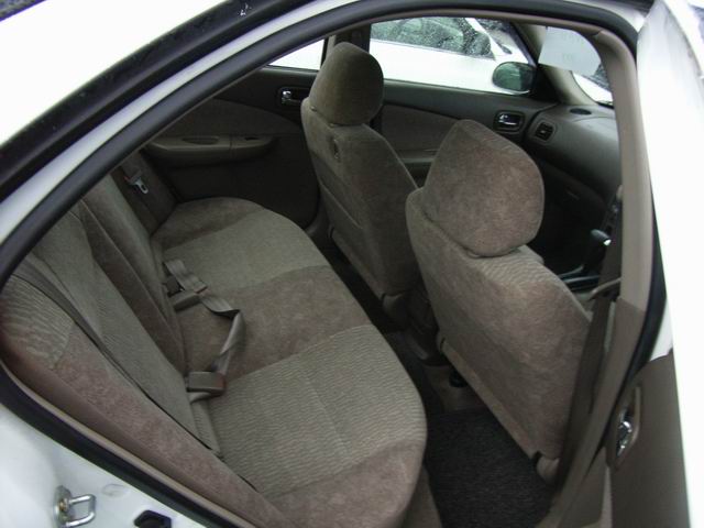 2000 Nissan Sunny Photos
