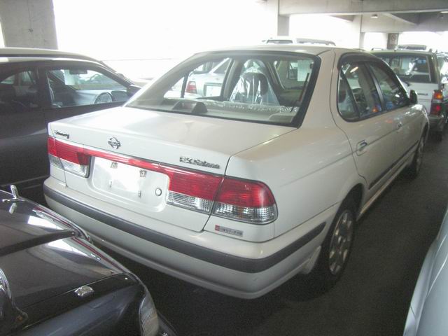 2000 Nissan Sunny Photos