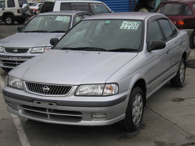 2000 Nissan Sunny Pictures