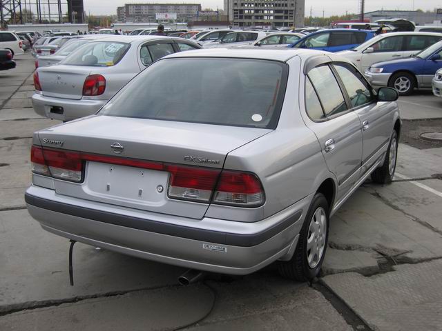 2000 Nissan Sunny Pics