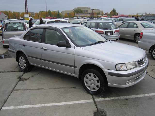 2000 Nissan Sunny Pictures
