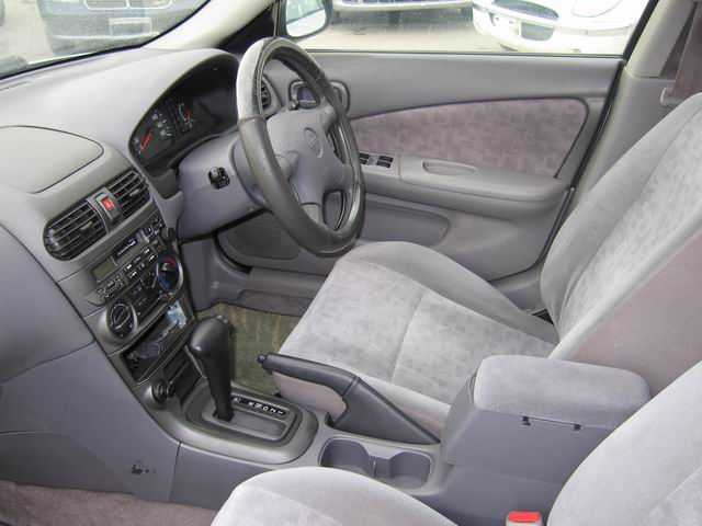2000 Nissan Sunny Pictures