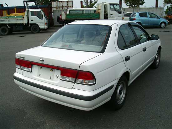 2000 Nissan Sunny Images