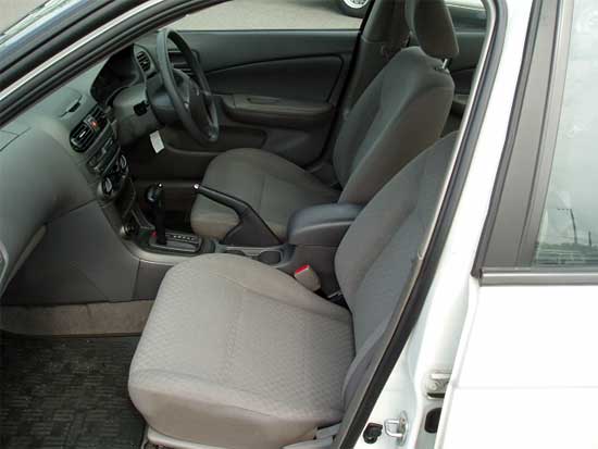 2000 Nissan Sunny Pictures