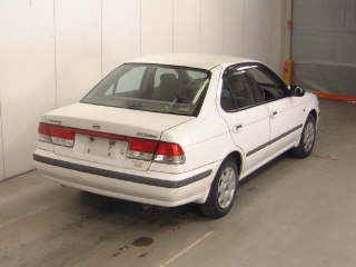 2000 Nissan Sunny Pictures