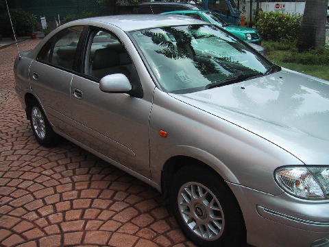 2000 Nissan Sunny Images