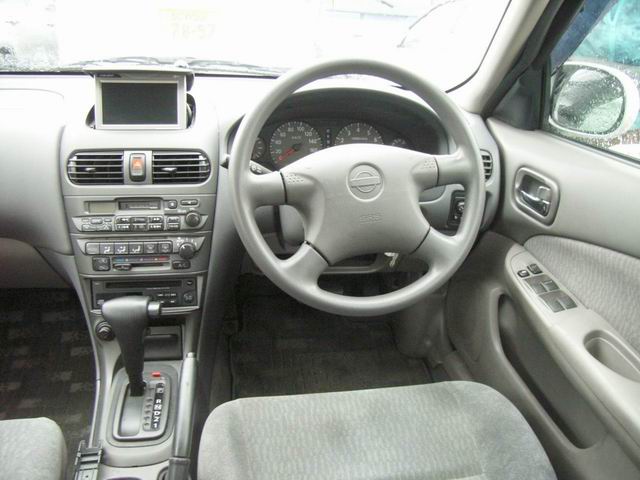 2000 Nissan Sunny Pics