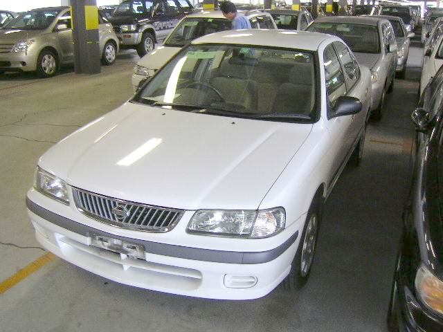 2000 Nissan Sunny Photos