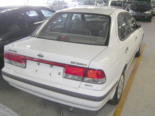 2000 Nissan Sunny Photos