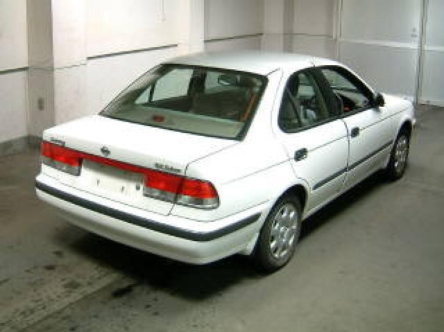 2000 Nissan Sunny Pictures