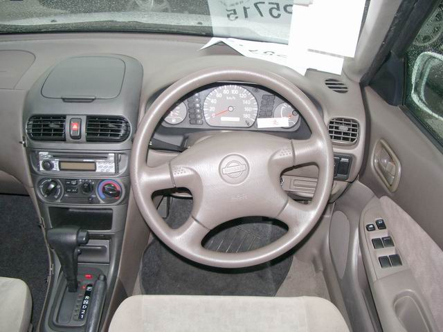 2000 Nissan Sunny Pictures