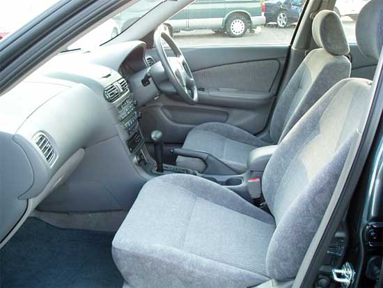 2000 Nissan Sunny Pictures