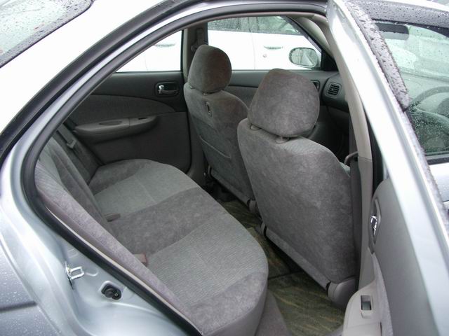2000 Nissan Sunny Pictures