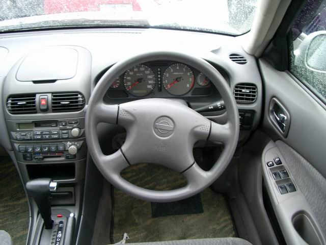 2000 Nissan Sunny Wallpapers