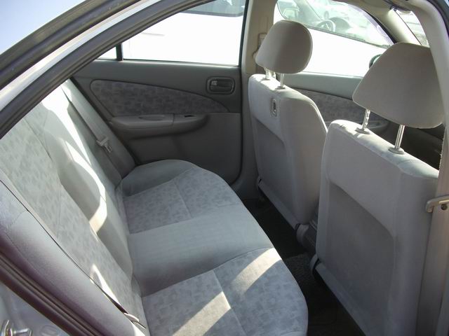 2000 Nissan Sunny Photos