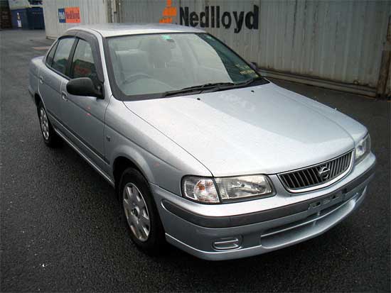 2000 Nissan Sunny Pictures