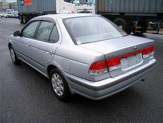 2000 Nissan Sunny Photos