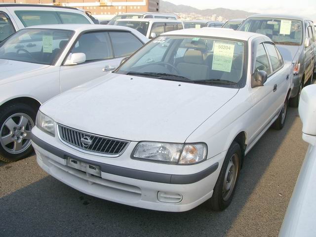 2000 Nissan Sunny Photos