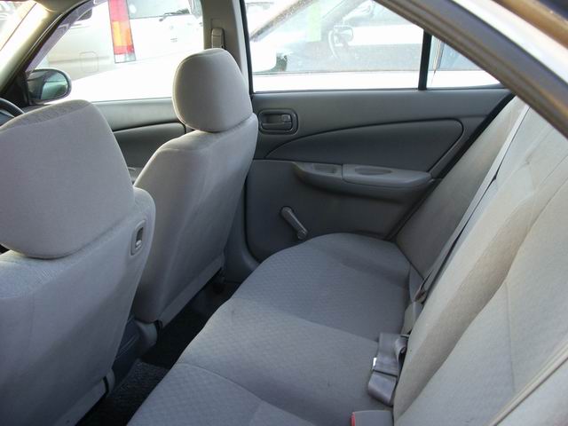 2000 Nissan Sunny Wallpapers