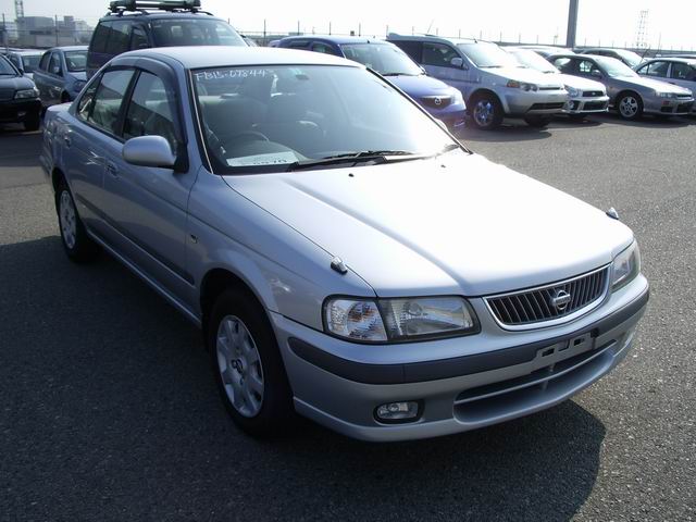 2000 Nissan Sunny Pictures