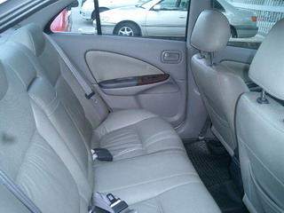 2000 Nissan Sunny Pictures
