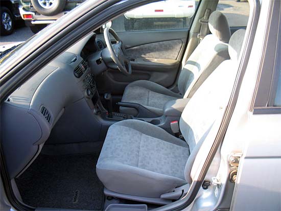 2000 Nissan Sunny Pictures