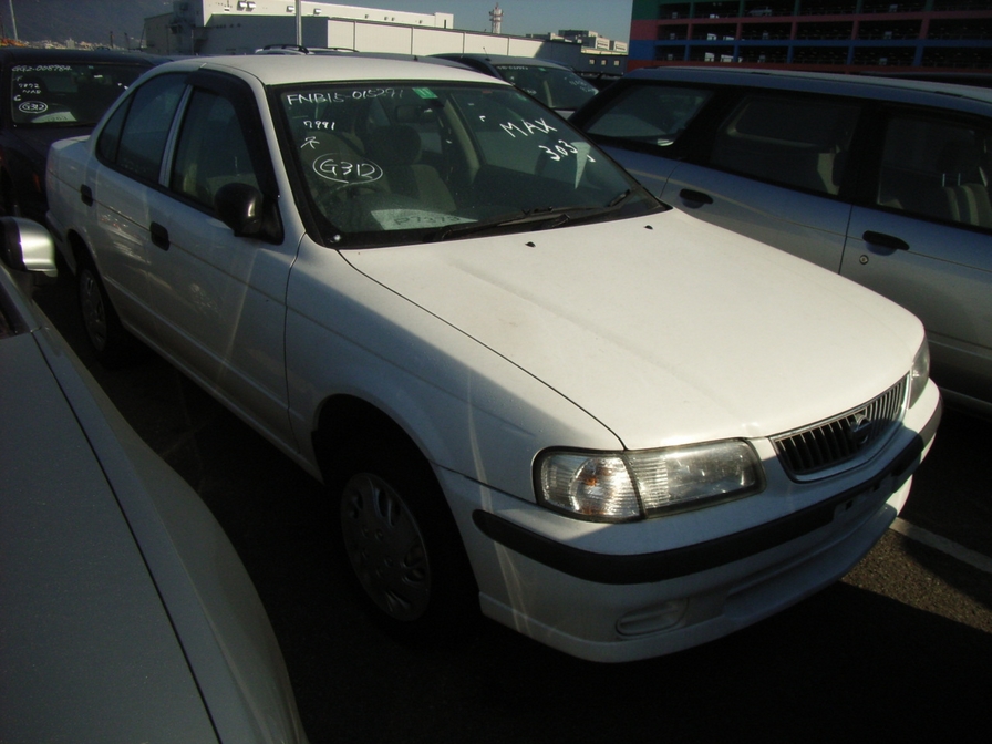 2000 Nissan Sunny Pictures