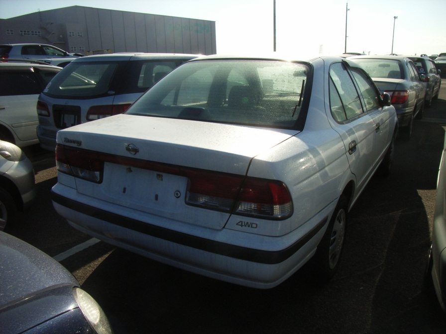 2000 Nissan Sunny Photos