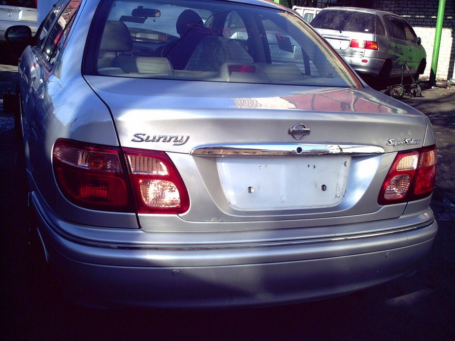 2000 Nissan Sunny Photos