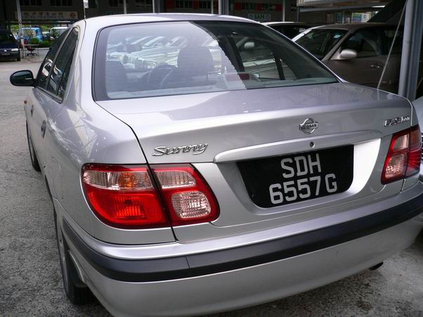 2000 Nissan Sunny Pictures