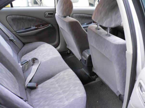 2000 Nissan Sunny Photos