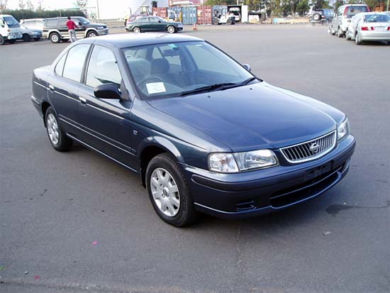 2000 Nissan Sunny Photos