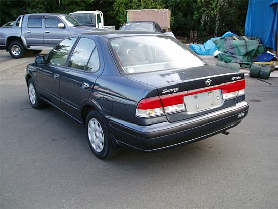 2000 Nissan Sunny Pictures