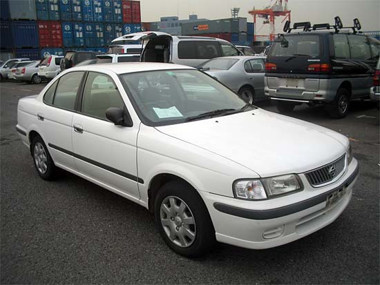 2000 Nissan Sunny Photos