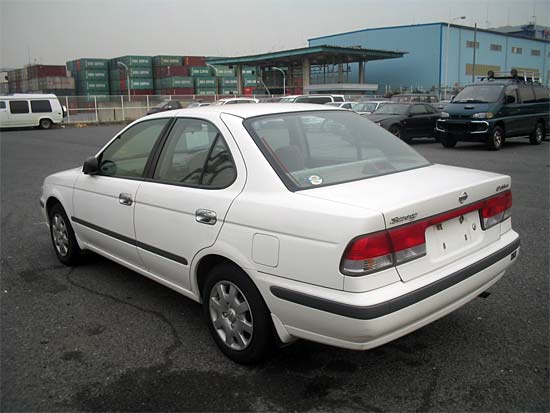 2000 Nissan Sunny Photos