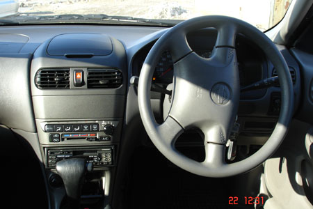 2000 Nissan Sunny Photos