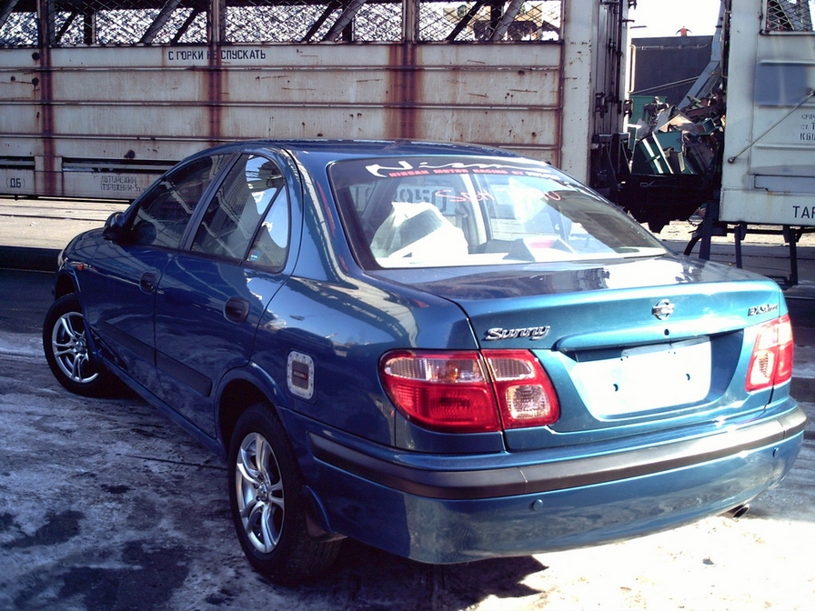 2000 Nissan Sunny Photos