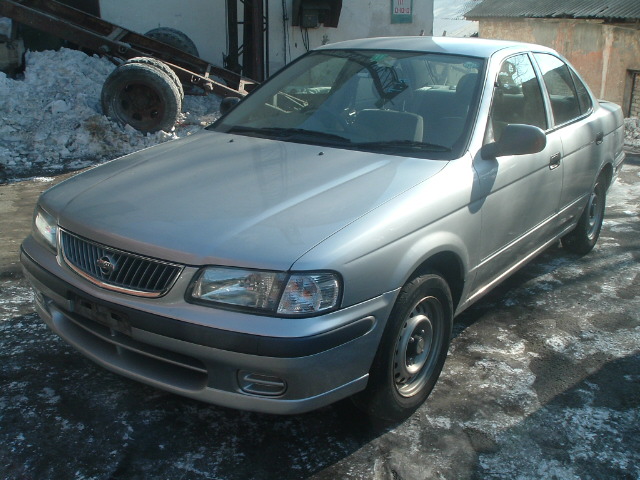 2000 Nissan Sunny Images