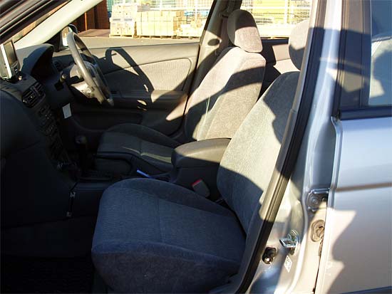 2000 Nissan Sunny Pictures