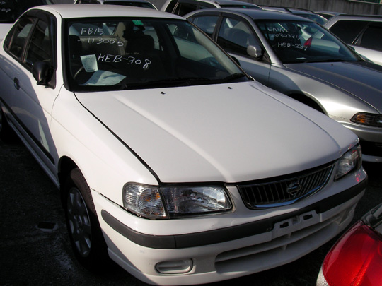 2000 Nissan Sunny Pictures